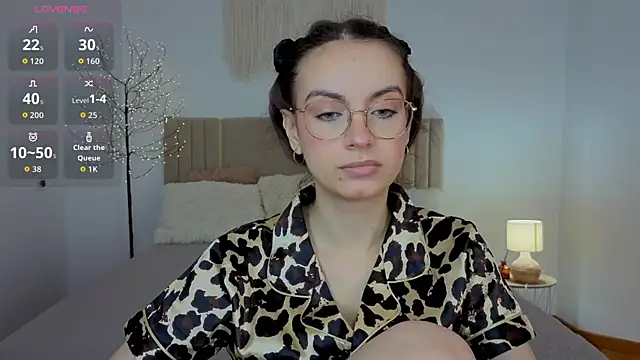 Real cutie1 online show from 07-15-26, 12:43