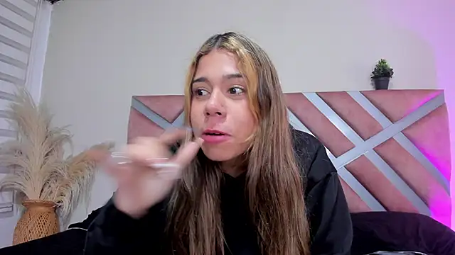 Rachell criss online show from 06-02-26, 04:25