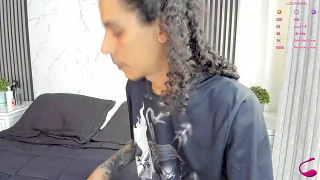 Snapshot of JackAndRosse_ chatting on 06-25-26, 01:37 JackAndRosse online show from 06-25-26, 01:37