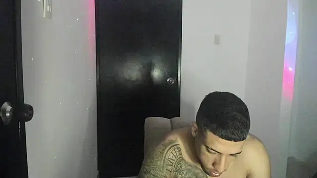 Snapshot of ThiagoLugo chatting on 06-16-26, 04:37 ThiagoLugo online show from 06-16-26, 04:37
