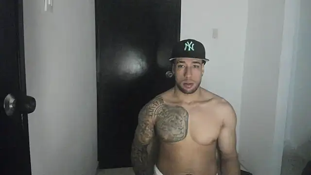 Snapshot of ThiagoLugo chatting on 06-17-26, 04:08 ThiagoLugo online show from 06-17-26, 04:08