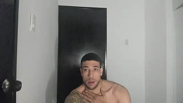 Snapshot of ThiagoLugo chatting on 06-27-26, 03:33 ThiagoLugo online show from 06-27-26, 03:33