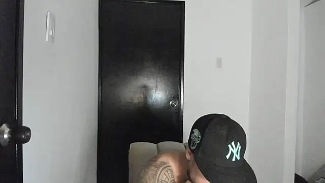 Snapshot of ThiagoLugo chatting on 07-30-26, 05:50 ThiagoLugo online show from 07-30-26, 05:50