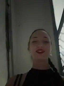 Snapshot of DollyTall chatting on 07-17-26, 03:02 DollyTall online show from 07-17-26, 03:02