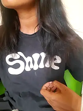 Snapshot of AnkitaDevi chatting on 06-21-26, 08:28 AnkitaDevi online show from 06-21-26, 08:28