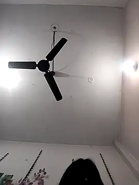 Yourhotsweetgirl online show from 03-18-26, 05:38