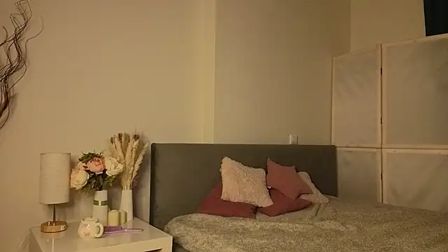 AvrilLeMell online show from 04-12-26, 09:20