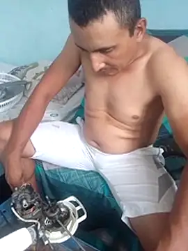 miroqui143 online show from 12-14-25, 04:34