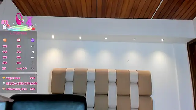 AidaJones online show from 12-15-25, 11:42