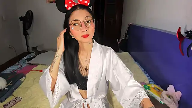 Anais lux online show from 04-19-26, 11:51