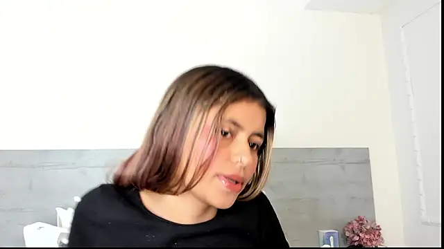 sunnyWhitee online show from 03-20-26, 03:06