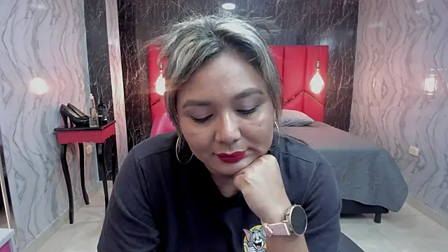 Snapshot of LatinaHoleQueen chatting on 06-19-26, 03:27 LatinaHoleQueen online show from 06-19-26, 03:27