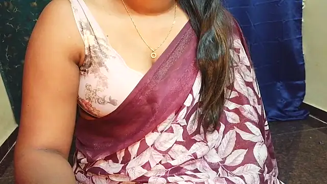 Snapshot of Pavani-Sexy chatting on 06-23-26, 01:53 Pavani-Sexy online show from 06-23-26, 01:53