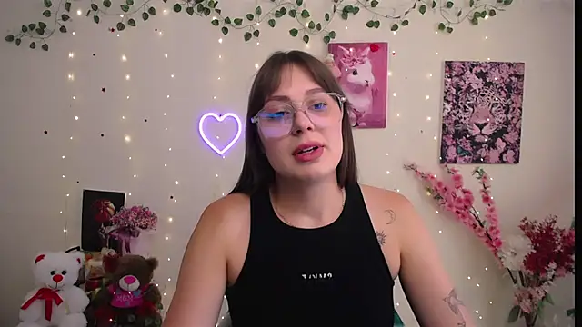 Amanda Bright  online show from 07-14-26, 10:43
