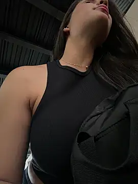 BellaLeclair online show from 04-01-26, 10:51