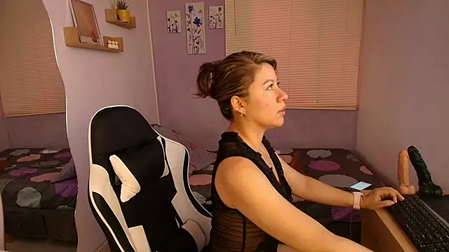 Snapshot of luna_desiree chatting on 03-11-26, 08:26 luna desiree online show from 03-11-26, 08:26