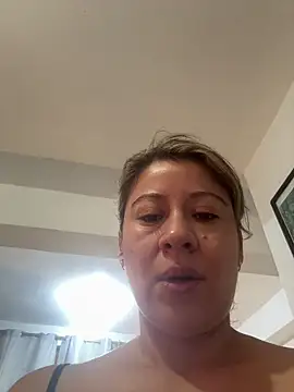 Snapshot of luna_desiree chatting on 03-19-26, 01:04 luna desiree online show from 03-19-26, 01:04