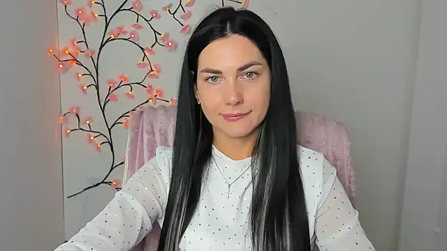 Snapshot of Lune_Moon chatting on 07-08-26, 05:34 Lune Moon online show from 07-08-26, 05:34