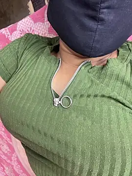 Snapshot of Priyajaanbaby chatting on 07-14-26, 01:52 Priyajaanbaby online show from 07-14-26, 01:52