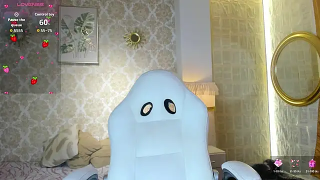 Snapshot of LilyThea chatting on 03-11-26, 07:31 LilyThea online show from 03-11-26, 07:31