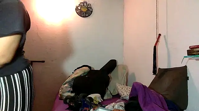 indomitaFox online show from 04-11-26, 03:44