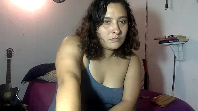 Snapshot of indomitaFox chatting on 06-05-26, 03:35 indomitaFox online show from 06-05-26, 03:35