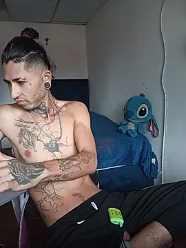 Snapshot of Tattoboy19cm chatting on 04-17-26, 04:10 Tattoboy19cm online show from 04-17-26, 04:10