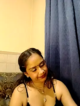 cute indianxo online show from 04-15-26, 09:04