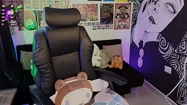 Yuhwan  online show from 11-21-25, 05:44