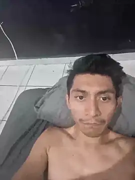 Yucsingl1 online show from 04-05-26, 06:27