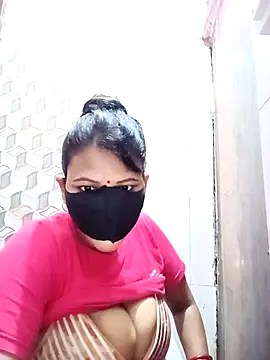 Snapshot of varnika chatting on 04-23-26, 11:20 varnika online show from 04-23-26, 11:20