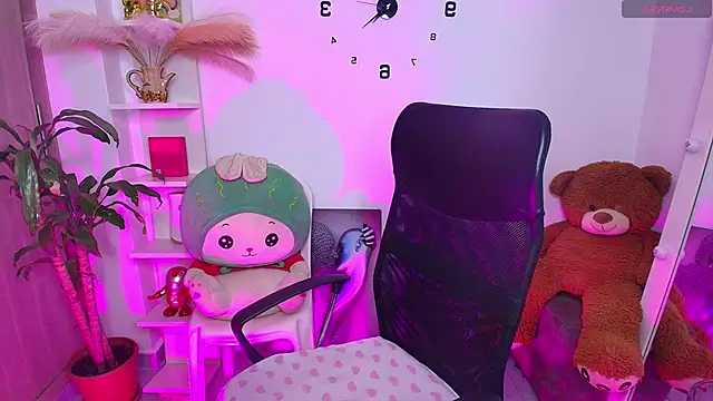 sharlottxl online show from 05-23-26, 12:49