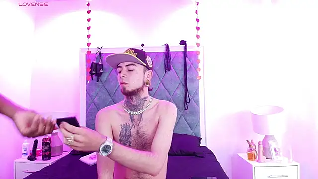 Snapshot of Asha_zuri_and_adam chatting on 02-10-26, 12:31 Asha zuri and adam online show from 02-10-26, 12:31