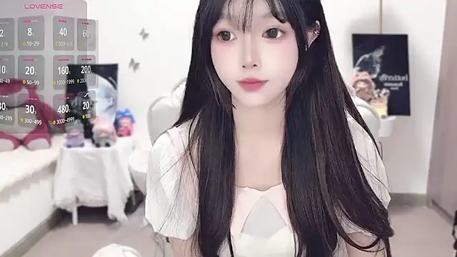 -EEBABY online show from 10-19-25, 10:43