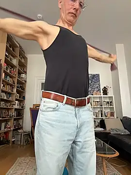 SexyLeon8 online show from 05-13-26, 06:33