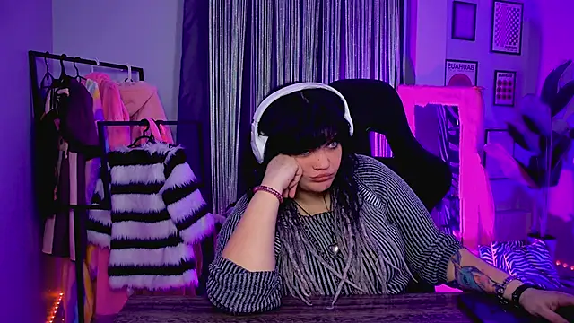MaryHarrys online show from 05-14-26, 08:48