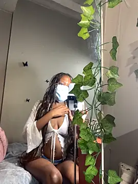 Snapshot of StrawberryXpeach chatting on 03-28-26, 05:23 StrawberryXpeach online show from 03-28-26, 05:23