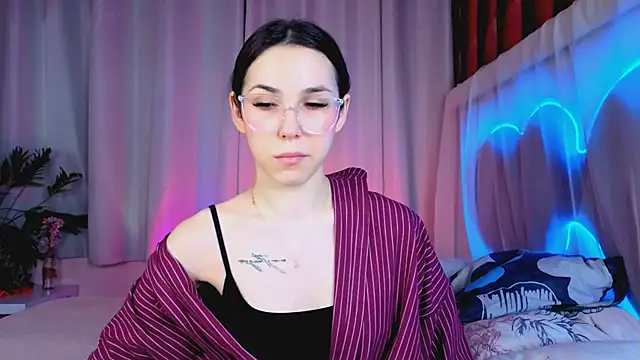 -CindyLou online show from 02-07-26, 05:00