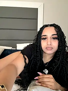 LilMisIndianx online show from 12-22-25, 11:07