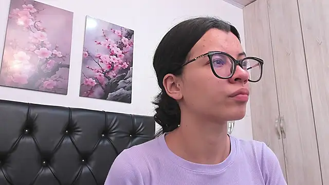 Snapshot of pinky_f00x chatting on 07-02-26, 07:20 pinky f00x online show from 07-02-26, 07:20