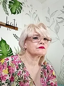 Snapshot of Catty_Lady chatting on 06-07-26, 07:39 Catty Lady online show from 06-07-26, 07:39