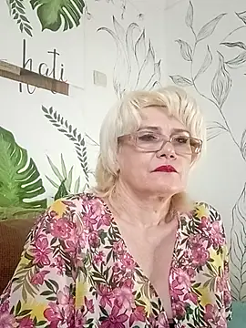 Snapshot of Catty_Lady chatting on 06-15-26, 07:38 Catty Lady online show from 06-15-26, 07:38