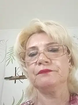 Snapshot of Catty_Lady chatting on 06-20-26, 06:44 Catty Lady online show from 06-20-26, 06:44