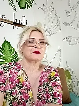 Snapshot of Catty_Lady chatting on 07-08-26, 07:07 Catty Lady online show from 07-08-26, 07:07