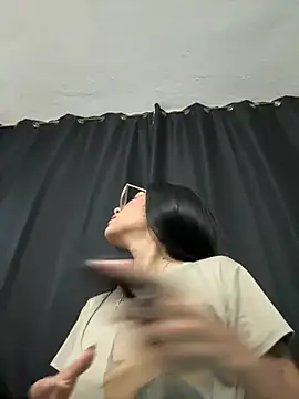 ElaRose 12 online show from 04-10-26, 09:52