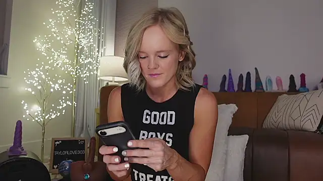Taylorlove303 online show from 01-07-26, 10:51