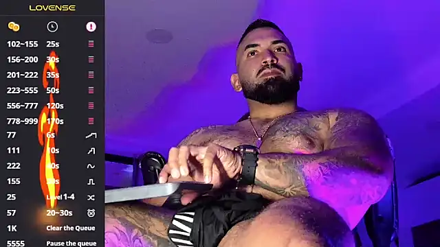Max-prada online show from 06-19-26, 01:32