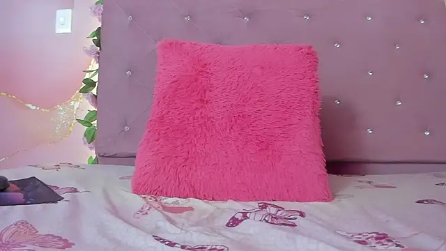 violet taylor  online show from 04-07-26, 02:23