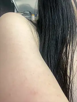 Snapshot of Briana_Hottt chatting on 06-19-26, 04:00 Briana Hottt online show from 06-19-26, 04:00