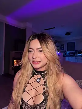 OriannaFox online show from 12-17-25, 09:10